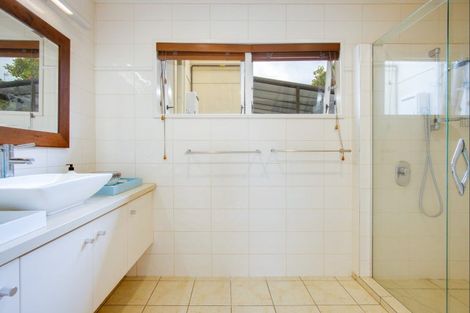 Photo of property in 3 Moana Place, Taradale, Napier, 4112