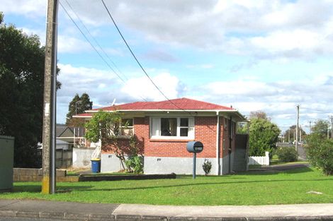 Photo of property in 1/783 Te Atatu Road, Te Atatu Peninsula, Auckland, 0610