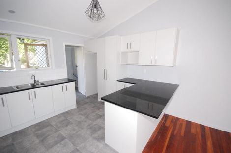 Photo of property in 2/2 Hinau Street, New Lynn, Auckland, 0600