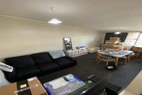 Photo of property in 21f8 Collins Avenue, Tawa, Wellington, 5028