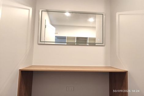 Photo of property in 4 Chatsworth Crescent, Pakuranga Heights, Auckland, 2010