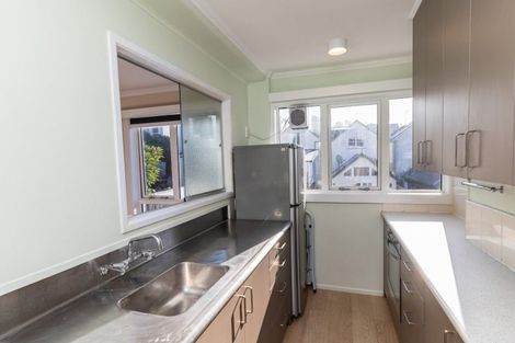Photo of property in Victoria Court, 4u7 Queen Street, Mount Victoria, Wellington, 6011