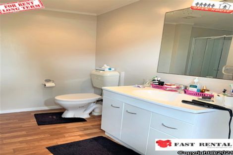 Photo of property in 15 Ozich Avenue, Te Atatu South, Auckland, 0610