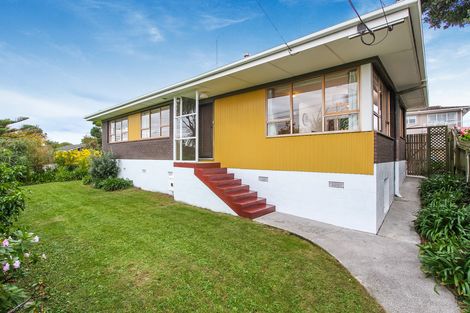 Photo of property in 1/127 Golf Road, Titirangi, Auckland, 0600