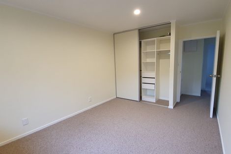 Photo of property in 3/104 East Coast Road, Forrest Hill, Auckland, 0620