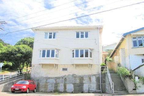 Photo of property in 82 Wright Street, Mount Cook, Wellington, 6021