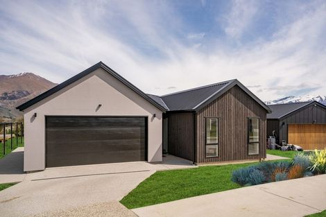 Photo of property in 37 Farrant Drive, Wanaka, 9305