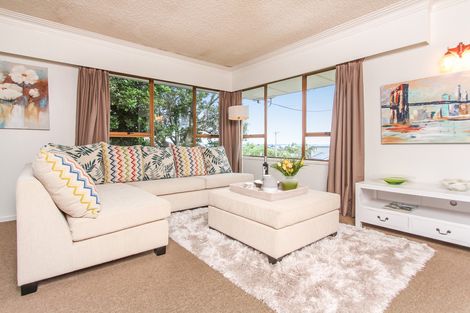 Photo of property in 1/127 Golf Road, Titirangi, Auckland, 0600