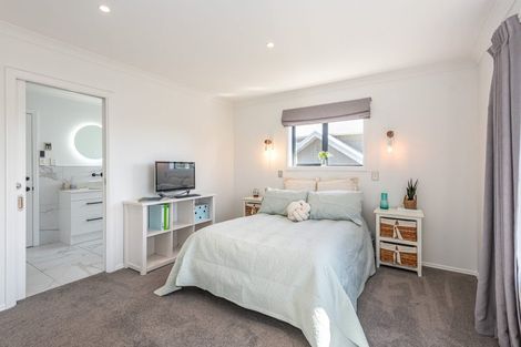 Photo of property in 16 Clyde Road, Upper Riccarton, Christchurch, 8041