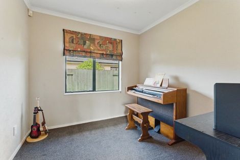 Photo of property in 34 Strachan Way, Highbury, Palmerston North, 4412