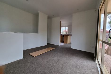 Photo of property in 78a Sunset Road, Unsworth Heights, Auckland, 0632