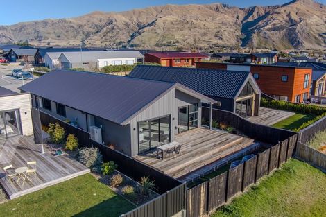 Photo of property in 71 Farrant Drive, Wanaka, 9305