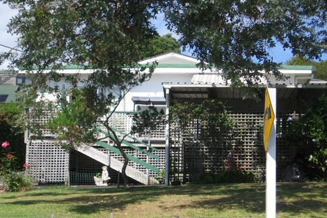 Photo of property in 2/38 Beulah Avenue, Rothesay Bay, Auckland, 0630