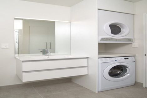 Photo of property in Riverena Flats, 377 Barbadoes Street, Christchurch Central, Christchurch, 8011