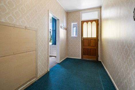 Photo of property in 8 Ross Street, Marton, 4710