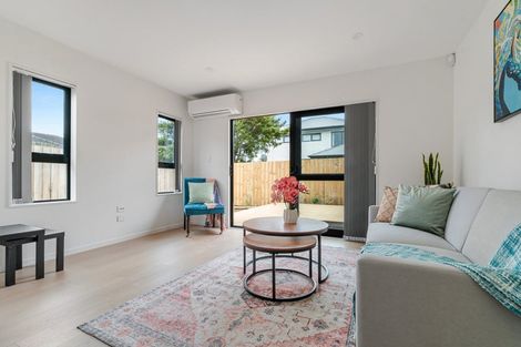 Photo of property in 32 Tapuwae Way, Mangere Bridge, Auckland, 2022