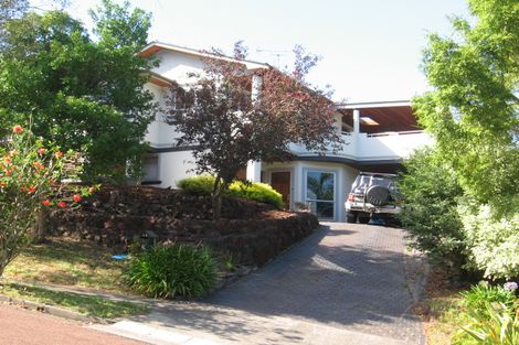 Photo of property in 13 Hebe Place, Birkenhead, Auckland, 0626