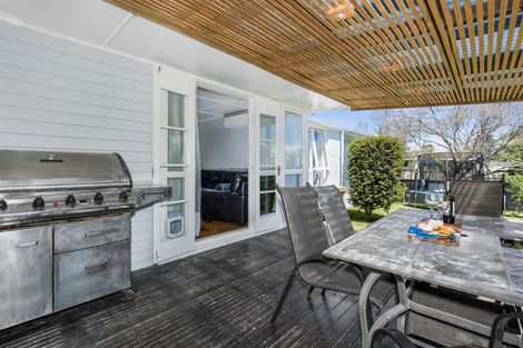 Photo of property in 4 Nikau Place, Waiuku, 2123