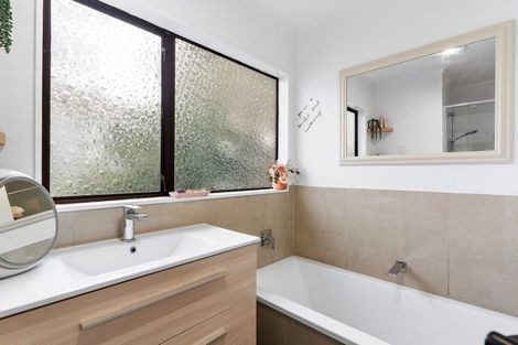 Photo of property in 25 Sunningdale Street, Wattle Downs, Auckland, 2103