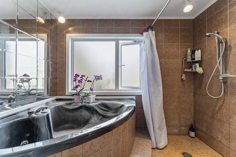 Photo of property in 318 Kuku Beach Road, Kuku, Levin, 5570