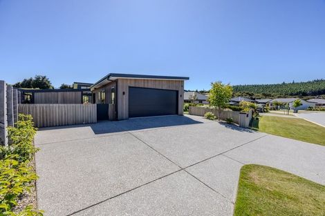 Photo of property in 87a Infinity Drive, Wanaka, 9305