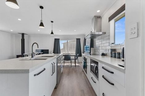 Photo of property in 14b Pohutukawa Drive, Owhata, Rotorua, 3010