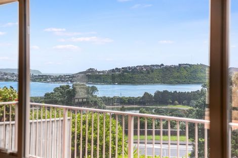 Photo of property in 9 Hollyford Place, Aotea, Porirua, 5024