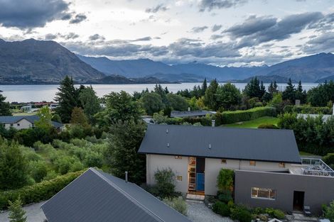 Photo of property in 5 Ridgecrest, Wanaka, 9305