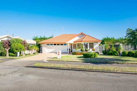 Photo of property in 28 Beach Haven Place, Paraparaumu Beach, Paraparaumu, 5032
