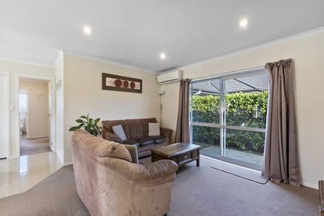 Photo of property in 8 Raupo Place, Rototuna North, Hamilton, 3210