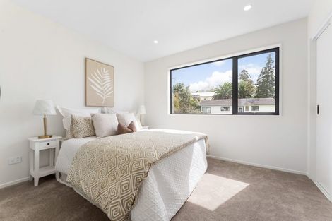 Photo of property in 16 Saint Catherine Crescent, West Harbour, Auckland, 0618