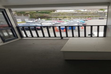 Photo of property in 8 Torrens Terrace, Mount Cook, Wellington, 6011