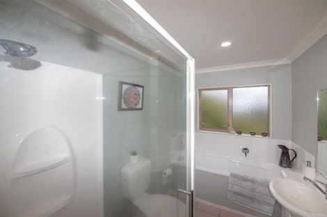 Photo of property in 50 Erlestoke Crescent, Churton Park, Wellington, 6037