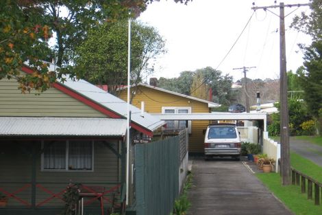 Photo of property in 15 Tahi Terrace, Glen Eden, Auckland, 0602