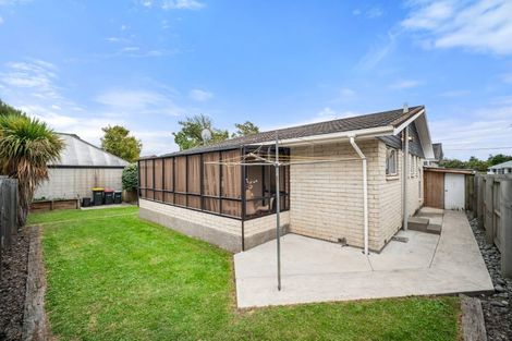 Photo of property in 32 Prestons Road, Redwood, Christchurch, 8051