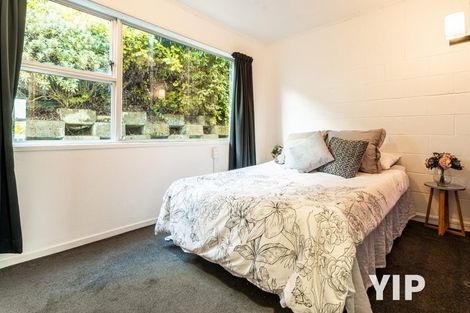 Photo of property in 24u1 Horokiwi Road West, Newlands, Wellington, 6037