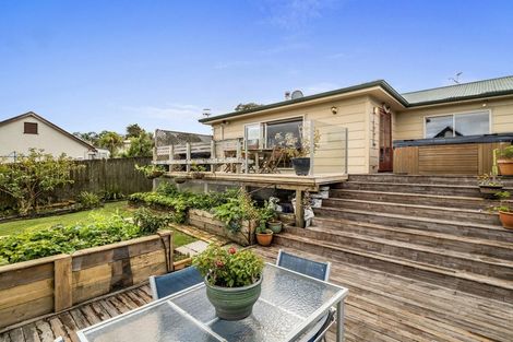 Photo of property in 1/230 East Coast Road, Forrest Hill, Auckland, 0620