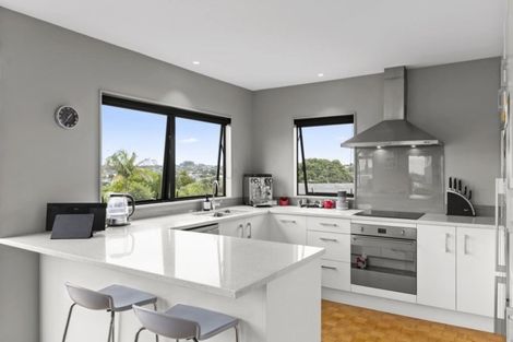 Photo of property in 1/52 Gulf View Road, Murrays Bay, Auckland, 0630