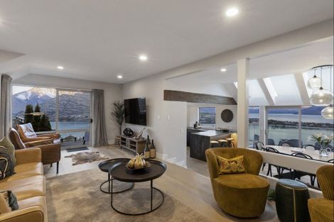Photo of property in 10 Peregrine Place, Queenstown, 9300