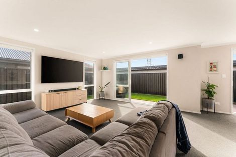 Photo of property in 27 Empire Crescent, Papamoa, 3118