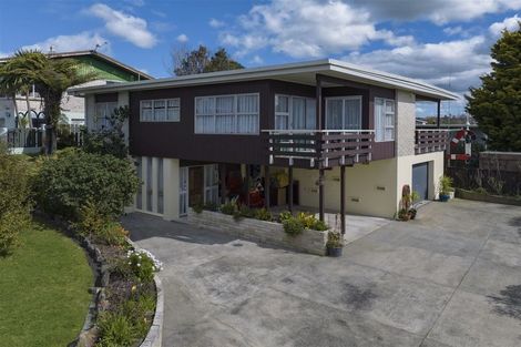 Photo of property in 8 Russleigh Drive, Dinsdale, Hamilton, 3204