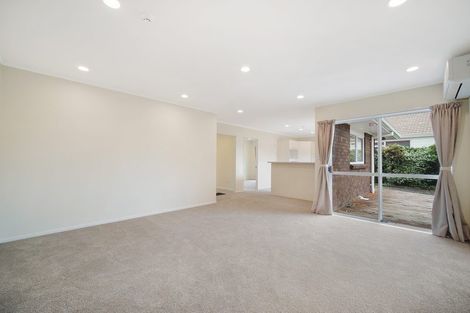 Photo of property in 11 Suncrest Drive, West Harbour, Auckland, 0618