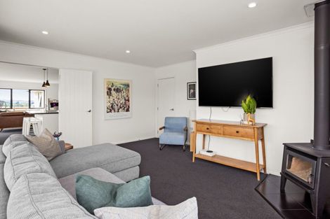 Photo of property in 21c Highlands Drive, Waipawa, 4277