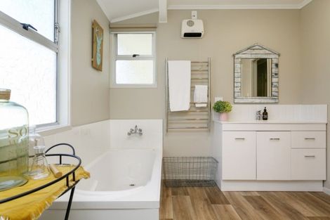 Photo of property in 7 Park Place, Richmond Heights, Taupo, 3330