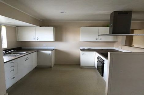 Photo of property in 172 Bruce Mclaren Road, Henderson, Auckland, 0612