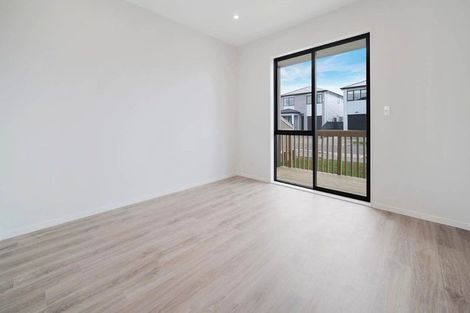 Photo of property in 27 Woven Place, Karaka, 2113