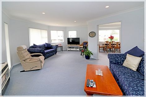 Photo of property in 2 Meretini Place, Foxton, 4814