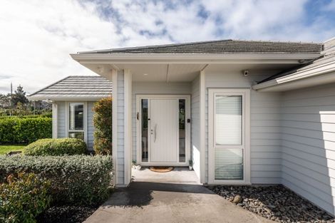 Photo of property in 32 Mike Smith Drive, Cambridge, 3434