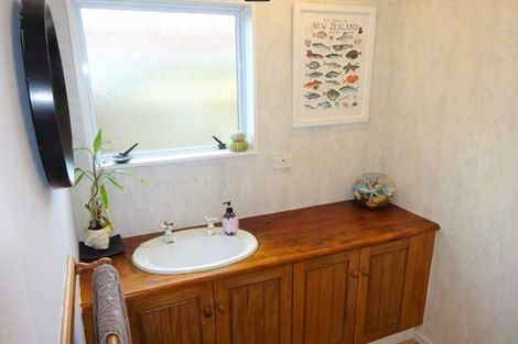 Photo of property in 37 Thomas Place, Foxton Beach, Foxton, 4815