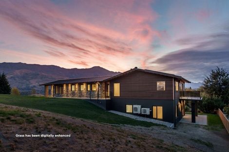 Photo of property in 93 Plantation Road, Wanaka, 9305